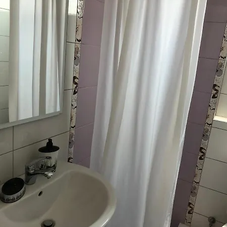Гостевой дом Xhelili 3*