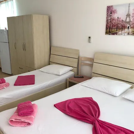 Гостевой дом Xhelili 3*